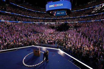 Watch again as delegates arrive for final day of Democratic National Convention in Chicago