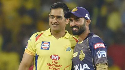'Bhai log, bada galti ho gaya': Dinesh Karthik admits to 'blunder', apologizes for omitting MS Dhoni in his all-time India XI