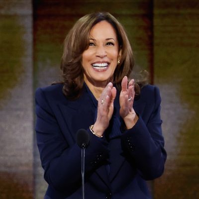 Kamala Harris Wears Dark Blue Power Suit to Accept the Democratic Presidential Nomination