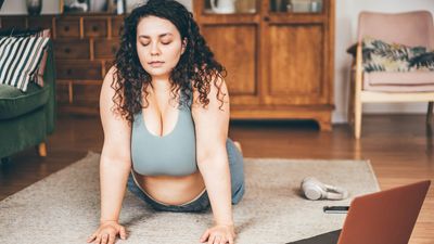 I tried this 30-minute somatic yoga routine and instantly felt more connected with my body