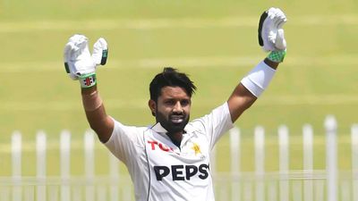 Mohammad Rizwan tosses his bat towards Babar Azam after missing out on double century - WATCH