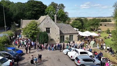 Jeremy Clarkson’s pub The Farmer’s Dog opens to large queues as Keir Starmer first person 'banned'