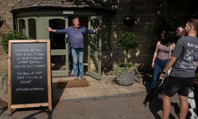 ‘He’s hilarious’: Jeremy Clarkson fans flock to opening of Oxfordshire pub