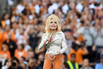 Dolly Parton gets in on the PSL craze