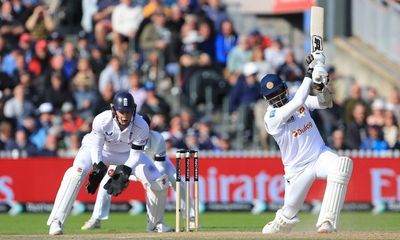 Angelo Mathews regains some pride after Sri Lanka caught cold by England