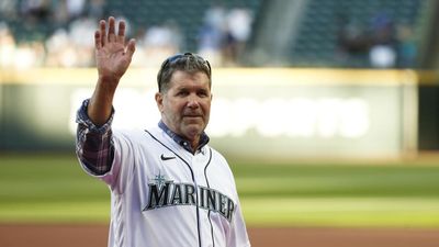 Mariners Add Hall of Famer Edgar Martínez to Staff Amid Coaching Overhaul