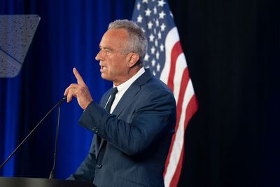 After airing grievances, RFK Jr. suspends campaign, endorses Trump - Roll Call