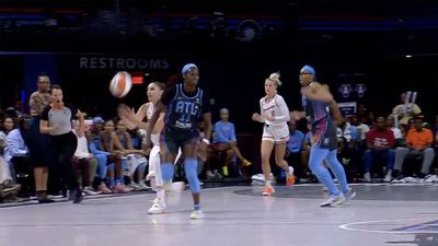 A Spinning Diana Taurasi Dropped Breathtaking No-Look Dime to Mercury Teammate