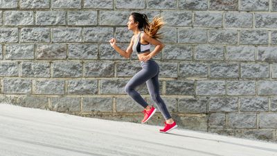 4 reasons why you should be doing Hill Sprints (and how to do them)