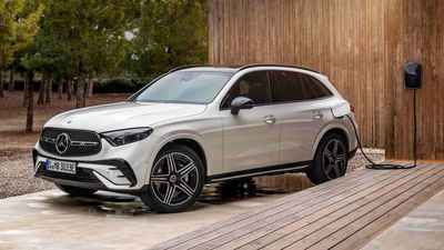 2025 Mercedes GLC PHEV Has 54 Miles Of Electric Range, DC Fast Charging