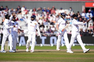 Sri Lanka battle to stay in contest as England face tricky chase at Old Trafford