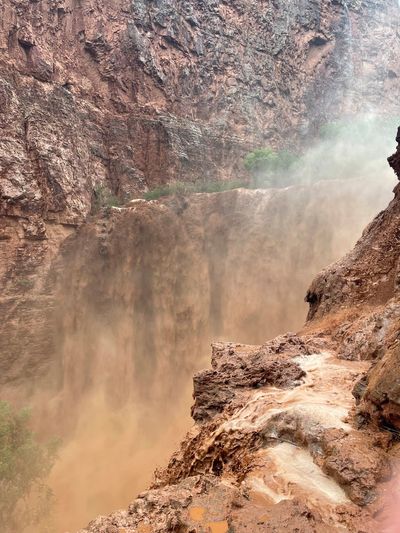 Sister says hiker still missing in Grand Canyon flash flood amid intrepid search