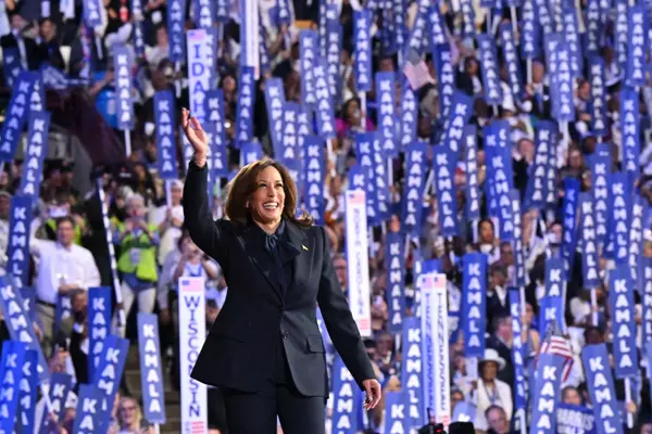 Trump Pollsters Predict 'Bump' Of Up To Three Points For Harris Following Democratic National Convention