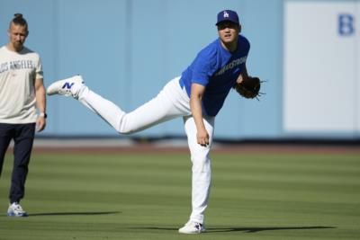 Shohei Ohtani Reaches 40-40 Club, Throws First Pitch