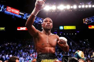 Floyd Mayweather vence a John Gotti III en México…