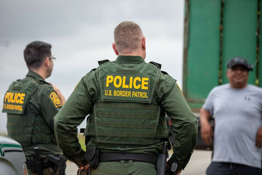 Border guard allegedly ordered women to …