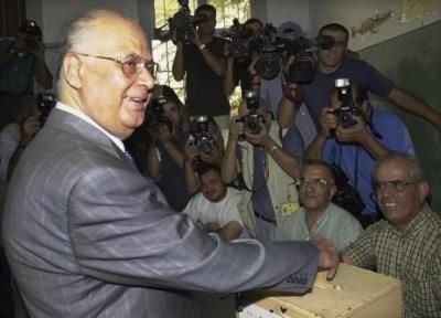 Lebanese Ex-Prime Minister Salim Hoss Dies At 94