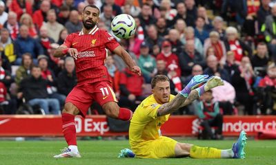 Luis Díaz and Mohamed Salah strike as Liverpool ease to victory over Brentford