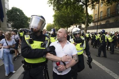 Three Stabbed At Notting Hill Carnival, Police Make 90 Arrests