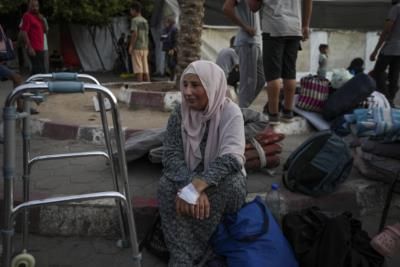 Gaza Hospital Evacuation Amid Israeli Ground Operation Threat