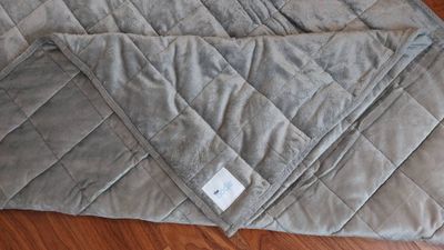 Oodie Weighted Blanket review: cosy comfort that gives the perfect crushing feeling