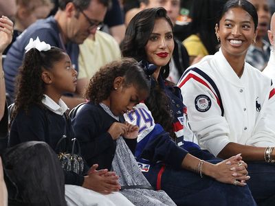 Kobe Bryant’s daughter Bianka throws first pitch at Dodger Stadium in honor of late father