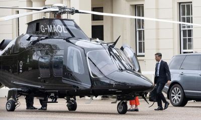 Starmer to end £40m helicopter contract in break from Sunak era