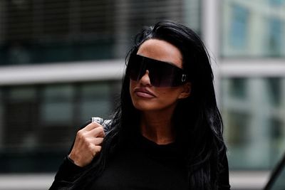 Katie Price rants at press after appearing in court for bankruptcy hearing