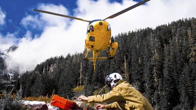 "I hope you find a new job" – public reacts to hiker stranded in overnight storm on Colorado 14er after colleagues ditch him