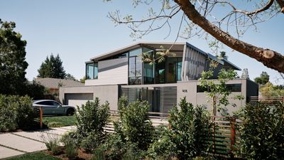 Tour the Wavelet House, a light-filled California family home that ripples with drama