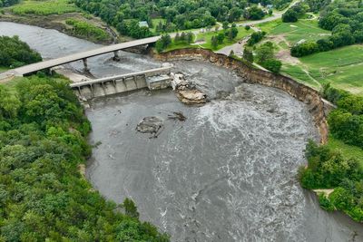 Minnesota officials vote to tear down dam and bridge that nearly collapsed