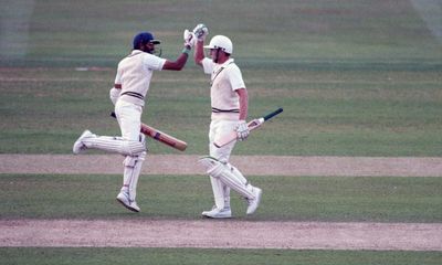 ‘The bloke who hit the six’: when Warwickshire won the 1989 NatWest Trophy