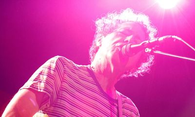 Yo La Tengo review – indie royalty run through their beloved back catalogue