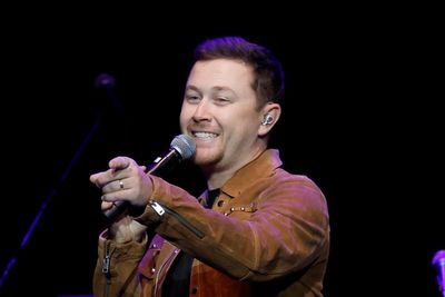 Scotty McCreery stops show at Colorado State Fair after seeing man hitting a woman