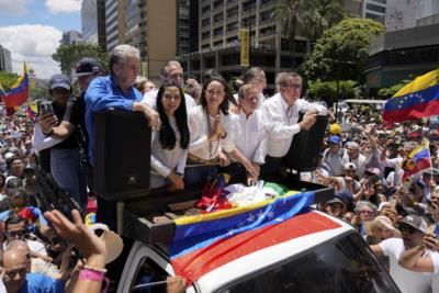 Venezuelan Opposition Revives Protests Against Maduro's Disputed Victory