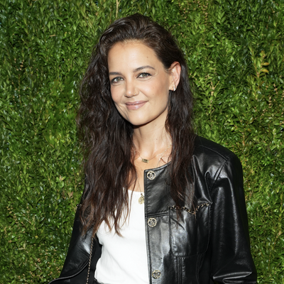 Katie Holmes Simply Cannot Stop Wearing This Comfy Outfit Formula