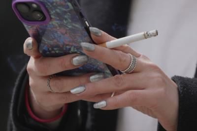 UK Considers Tougher Anti-Smoking Measures, Potential Outdoor Ban