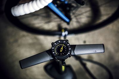 What's the correct road bike tire pressure?