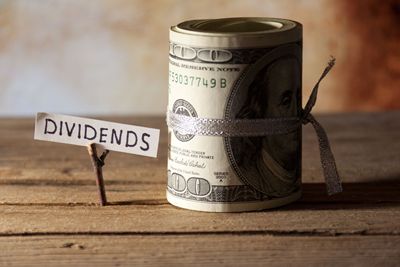 Grab 9% Yield: Top Dividend Stocks for Passive Income