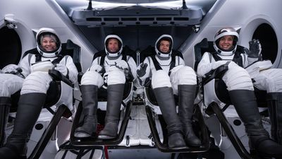 Private astronauts of Polaris Dawn mission patiently await SpaceX launch amid multiple delays