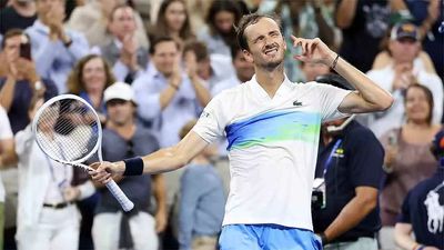 US Open: Daniil Medvedev beats Fabian Marozsan to reach third round