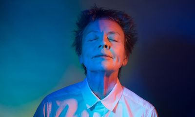 Laurie Anderson: Amelia review – return flight with aviation pioneer is a long haul