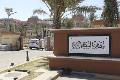 Libya’s central bank chief flees country over militia threats: Report