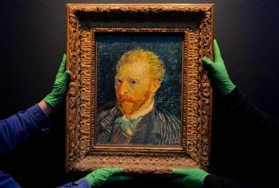 Van Gogh v the ’gram, word sculptures and Japanese ceramics – the week in art