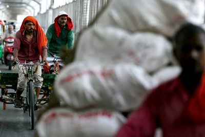 India Growth Slows To 6.7% On Lower Consumer Spending