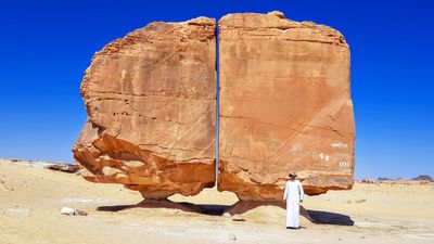 Al Naslaa rock: Saudi Arabia's enigmatic sandstone block that's split perfectly down the middle