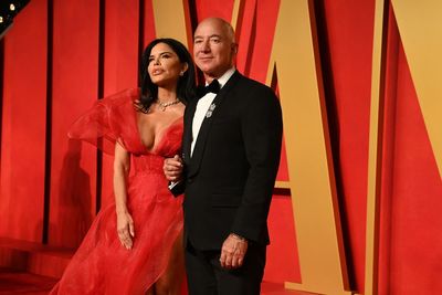 Lauren Sanchez gushes over her ‘calm and quiet’ time at home with fiancé Jeff Bezos