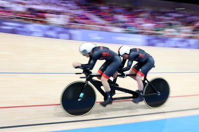 Lizzi Jordan and Jaco van Gass win GB's first Paralympics 2024 cycling golds as medal rush continues