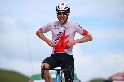 Vuelta a España: Michael Woods conquers Puerto de Ancares for solo win as Roglič cuts into O'Connor's lead on stage 13