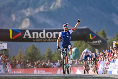 UCI MTB World Championships - Victor Koretzky holds off Aldridge and Hatherly for elite men's short track title